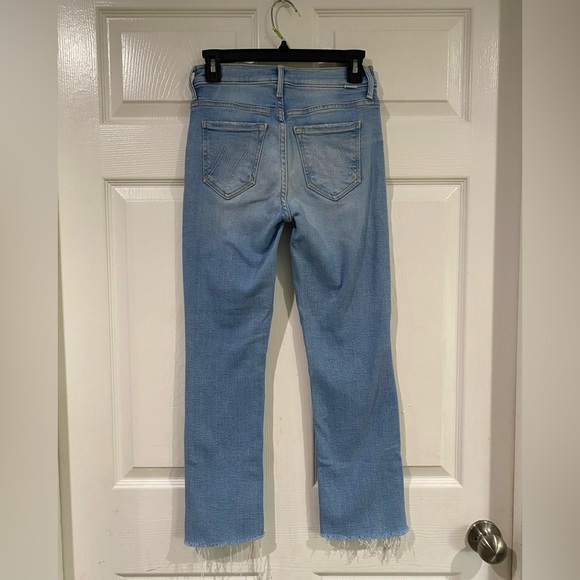 MOTHER The Insider Crop Step Fray Jeans In Limited Edition Wash Denim Size 24 - Picture 8 of 15